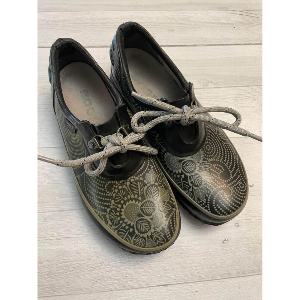 Bogs womens slip on rain clogs size 6